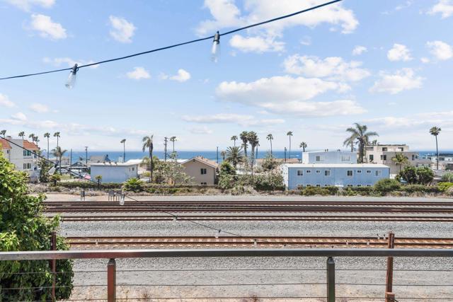 1009 S Cleveland Street, Oceanside CA: https://media.crmls.org/mediaz/297c4725-ad7a-45c3-82c3-2dc5b1d66d69.jpg