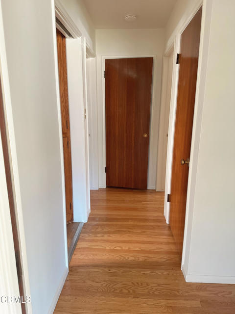 2483 Florencita W Drive, Montrose CA: https://media.crmls.org/mediaz/297c8e64-8aa2-49cc-99c5-ba729cdce088.jpg