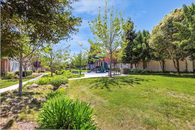 28514 Gulfport Circle, Hayward CA: https://media.crmls.org/mediaz/297ce471-c881-4e6b-b2b2-c6ba8a6a9774.jpg