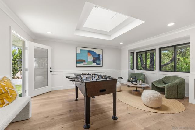 2975 Woodford Drive, La Jolla CA: https://media.crmls.org/mediaz/297d74b6-cbbb-4776-a48c-388e2aa3cde3.jpg