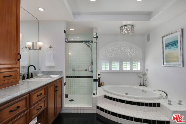 1786 Blossom Court, Thousand Oaks CA: https://media.crmls.org/mediaz/297d82de-d704-4334-b049-d3a597f61ffe.jpg