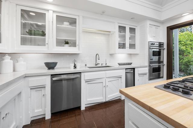 Detail Gallery Image 17 of 43 For 15306 Las Planideras, Rancho Santa Fe,  CA 92067 - 6 Beds | 3/1 Baths