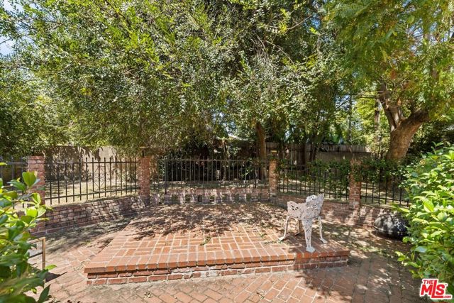 5723 Stansbury Avenue photo 19