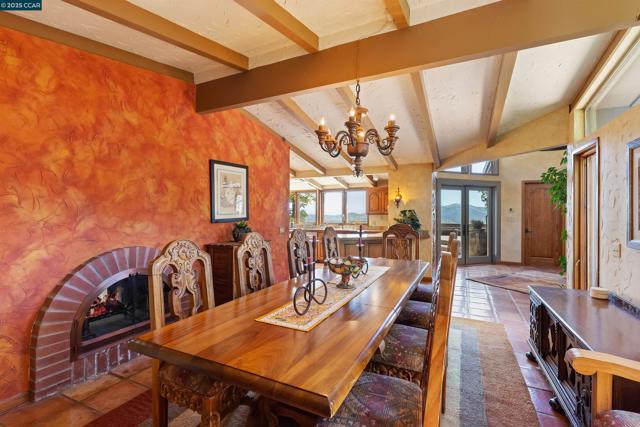 1176 Brown Ave, Lafayette CA: https://media.crmls.org/mediaz/297dfcfe-2378-4b8d-8fd5-8c475f71f803.jpg