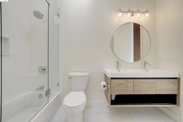 921 Clark Place, El Cerrito CA: https://media.crmls.org/mediaz/297e450e-d1e5-4423-a454-822ffc8964d4.jpg