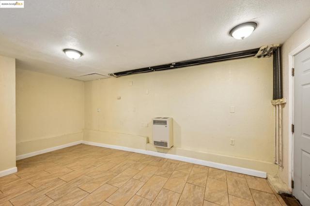 1820 International Blvd, Oakland CA: https://media.crmls.org/mediaz/297e5425-68df-4e9d-960b-07ebe2f18f5d.jpg