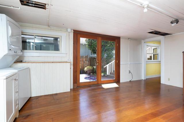 21130 E Cliff Drive, Santa Cruz CA: https://media.crmls.org/mediaz/297f52c3-3e71-42ae-94cf-542e41924d15.jpg