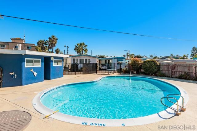 900 Cleveland St., Oceanside, California 92054, 1 Bedroom Bedrooms, ,1 BathroomBathrooms,Residential,For Sale,Cleveland St.,240001639SD
