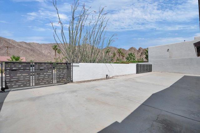51480 Avenida Obregon, La Quinta CA: https://media.crmls.org/mediaz/29802d24-0817-45a3-b9bb-02fff790873a.jpg