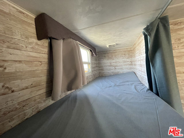 55 E Avenue D4, Lancaster CA: https://media.crmls.org/mediaz/2981bd2c-1080-40b0-860f-d1be234ebcdc.jpg
