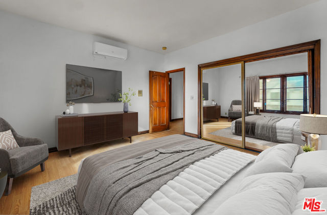 6024 Woodland View Drive, Woodland Hills CA: https://media.crmls.org/mediaz/2982112d-d450-4bca-80cb-55d737c041e3.jpg