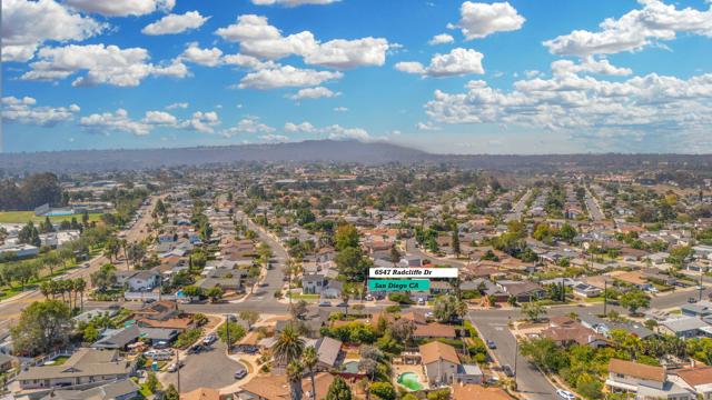 6547 Radcliffe Drive, San Diego CA: https://media.crmls.org/mediaz/29826b5c-1966-438b-97b9-216a3703621b.jpg