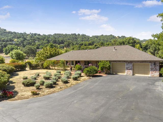 1090 W Edmundson Avenue, Morgan Hill CA: https://media.crmls.org/mediaz/2982dafc-c0fe-4dce-96ce-b8dc56216b55.jpg