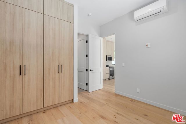 4647 Morse Avenue, Sherman Oaks CA: https://media.crmls.org/mediaz/29840caf-2384-4888-8c12-b58bc836dbd5.jpg
