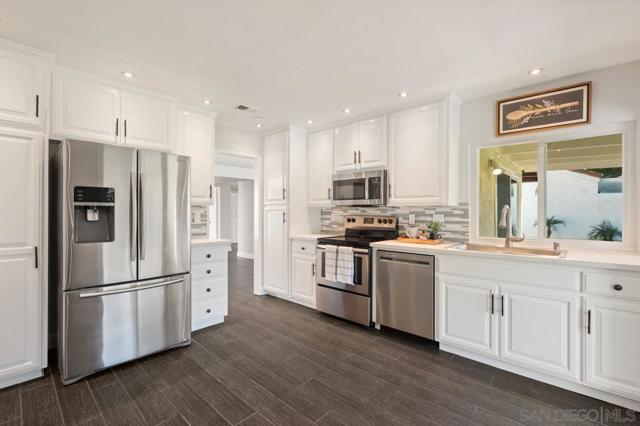 MLS #250043303SD image #15