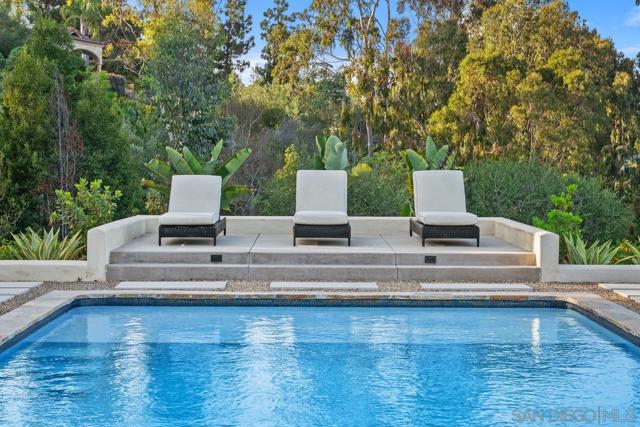 4728 El Aspecto, Rancho Santa Fe CA: https://media.crmls.org/mediaz/29853ae3-6a40-4526-bddf-91aa49c83116.jpg