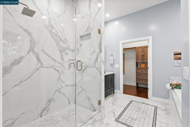 102 Barbara Rd, Orinda CA: https://media.crmls.org/mediaz/29858ba2-cf7f-46a8-83d3-7e14634f56b4.jpg