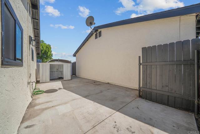 Image 19 of 30 For 1877 Donax Avenue