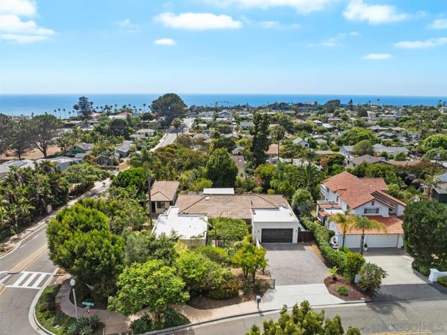 1180 Devonshire Dr, Encinitas CA: https://media.crmls.org/mediaz/29860f72-361b-4020-a35d-bed2a9c7802c.jpg