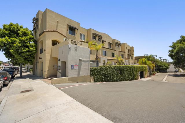 7715 El Cajon Boulevard, La Mesa CA: https://media.crmls.org/mediaz/29863a8f-66f4-452a-b476-205782211468.jpg
