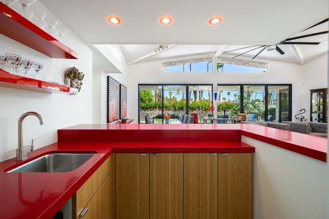 1380 Malaga Circle, Palm Springs CA: https://media.crmls.org/mediaz/2987b961-2bfd-48fd-a62e-b8748ae03bcf.jpg