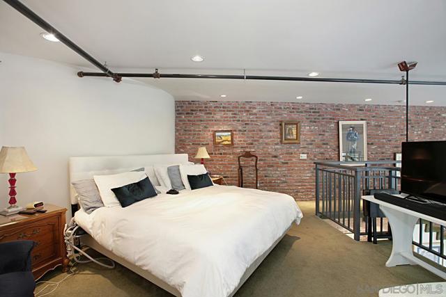 4055 3rd Avenue, San Diego CA: https://media.crmls.org/mediaz/2987e154-92c3-4ed4-8635-07ec4f7cfd2a.jpg