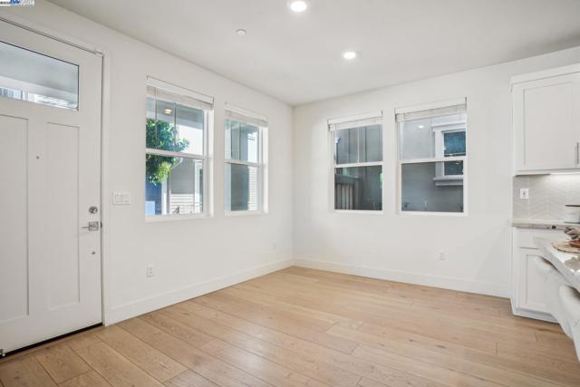 Image 9 of 60 For 37450 Watersail Way