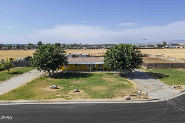 8600 Kattie Avenue, Bakersfield CA: https://media.crmls.org/mediaz/2988ece9-f0e5-4ece-8a7d-2803fd65c65a.jpg