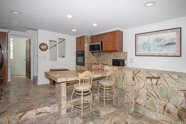 Detail Gallery Image 27 of 36 For 405 Solana Real, Fallbrook,  CA 92028 - 3 Beds | 3 Baths