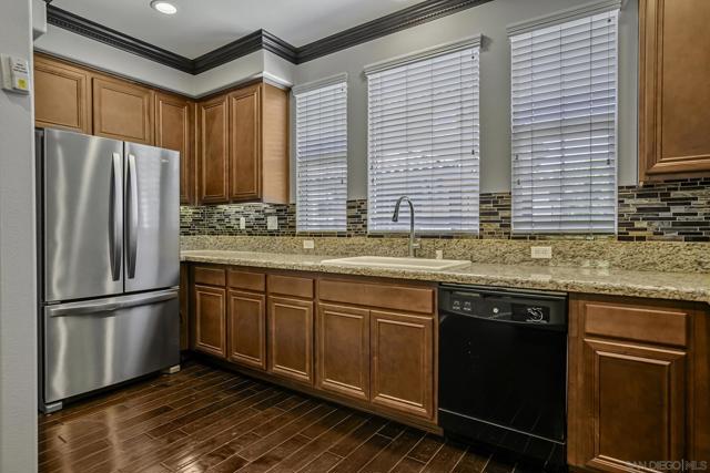 10 Via Montisi, Santee CA: https://media.crmls.org/mediaz/2989d881-b9e3-4ecc-a7c1-1e5b9526aff8.jpg