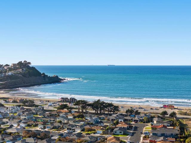 229 Marvilla Circle, Pacifica CA: https://media.crmls.org/mediaz/2989dc28-4ad3-4ab3-b037-7798fca48799.jpg