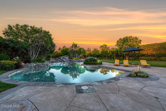 1816 Brittany Park Road, Camarillo CA: https://media.crmls.org/mediaz/2989f725-46e7-45f3-8b01-a73ef34c1e5f.jpg