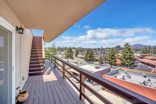 8060 Lemon Ave, La Mesa CA: https://media.crmls.org/mediaz/298a48d7-52e0-4d15-b8f6-cf100219449b.jpg