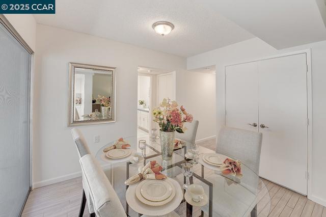 1517 Oakmont, Walnut Creek CA: https://media.crmls.org/mediaz/298a79a2-4042-4e39-b5a9-e4db67058d55.jpg