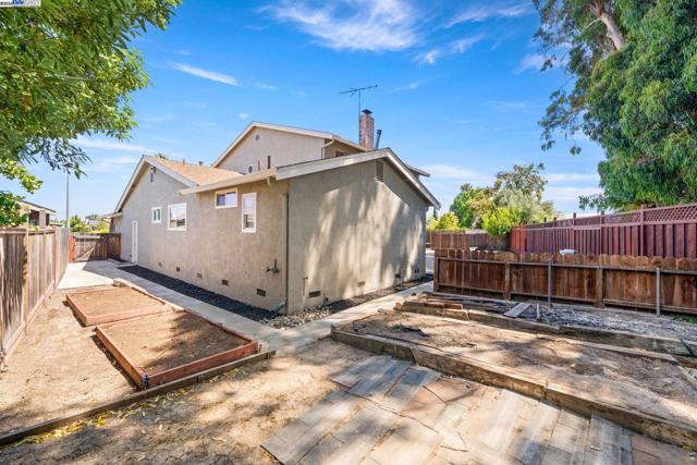 36092 Blair Pl, Fremont CA: https://media.crmls.org/mediaz/298b4bbe-4de2-4a49-bbd9-7b6b87cb9599.jpg