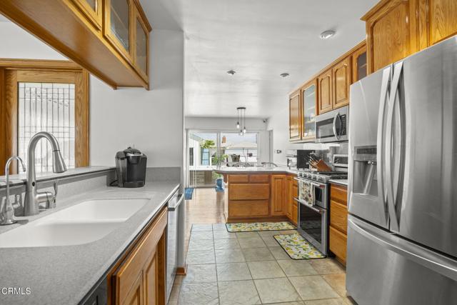1213 Doris Avenue, Oxnard CA: https://media.crmls.org/mediaz/298b54dd-c174-4841-aad2-b16a0a84f617.jpg
