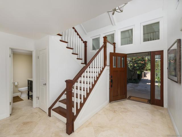 675 Silvergate Ave, San Diego CA: https://media.crmls.org/mediaz/298bd6c3-299b-4d72-81ce-5d79336defb5.jpg
