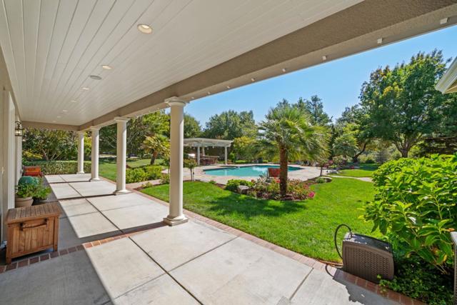 6585 Redwood Retreat Road, Gilroy CA: https://media.crmls.org/mediaz/298be362-8833-492a-8897-5b30c66daa94.jpg