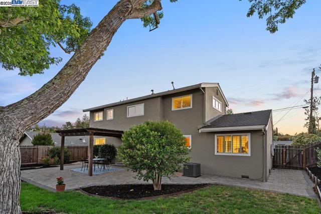 6649 Waverly Rd, Martinez CA: https://media.crmls.org/mediaz/298c0e43-ffce-401f-baba-3749e3cee5fe.jpg