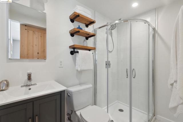 Image 41 of 60 For 4542 Davenport