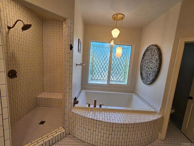 2856 Falling Waters Court, Chula Vista CA: https://media.crmls.org/mediaz/298c4358-a3a6-4ffc-b2e2-17462cf3fed4.jpg