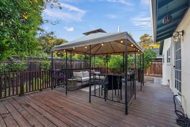 337 Roble Avenue, Redwood City CA: https://media.crmls.org/mediaz/298cfe5c-db35-441b-a33f-a11e534e65cf.jpg