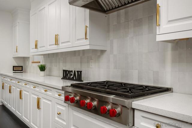 2807 California Poppy Street, Escondido CA: https://media.crmls.org/mediaz/298d4bd7-14a7-4ccf-b900-1ce117397e17.jpg