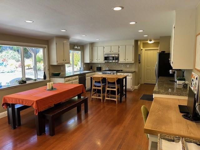1118 Pinehurst Drive, Aptos CA: https://media.crmls.org/mediaz/298eac32-f40c-438d-a004-1704a0ae4a45.jpg