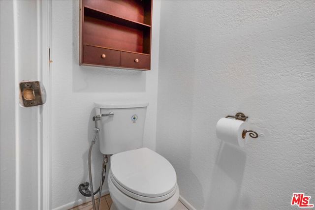 12084 London Grove Court, Moorpark CA: https://media.crmls.org/mediaz/298f87a8-7547-4199-8025-d1bd20ab25de.jpg