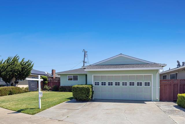 2225 Salisbury Way, San Mateo CA: https://media.crmls.org/mediaz/298f97e9-f707-4495-8f66-8d29b8cd5035.jpg