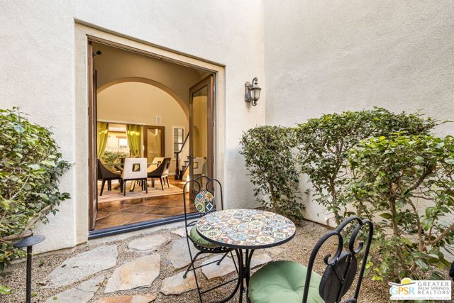 4284 Arcada Street, Palm Springs CA: https://media.crmls.org/mediaz/298ff265-fbf9-437d-8255-cc79a9ec628b.jpg