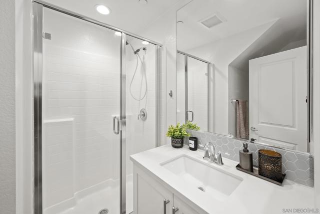 1235 Via Lucero, Oceanside CA: https://media.crmls.org/mediaz/29904a23-5e42-4fa2-84aa-ce4f9b74c9ed.jpg