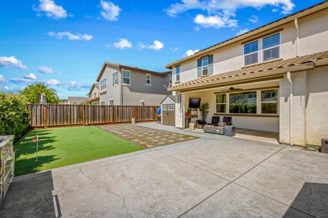 9850 Bobcat Court, Gilroy CA: https://media.crmls.org/mediaz/2990a928-7727-4a00-a562-8f6f55fa9591.jpg