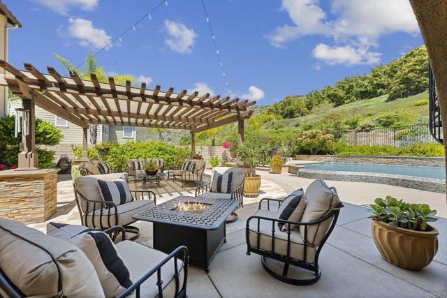 2776 Vistamonte Glen, Escondido CA: https://media.crmls.org/mediaz/2990e510-9fa0-4a83-962e-31536b812d25.jpg